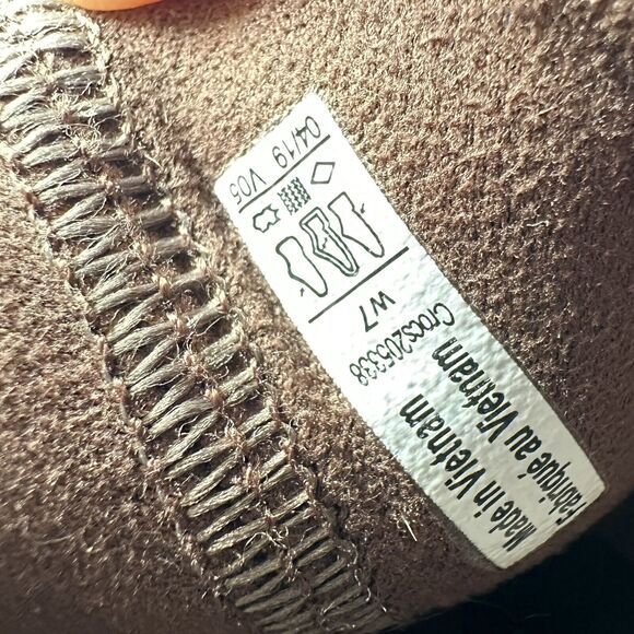 Crocs Leigh Wedge Chelsea Boots Brown Suede Leather Ankle Booties Women 7 US - Picture 6 of 16